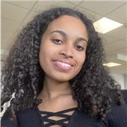 Ingénieure en informatique passionnée de Mathématiques. Titulaire d’un Bac scientifique mention Très Bien spécialité Maths